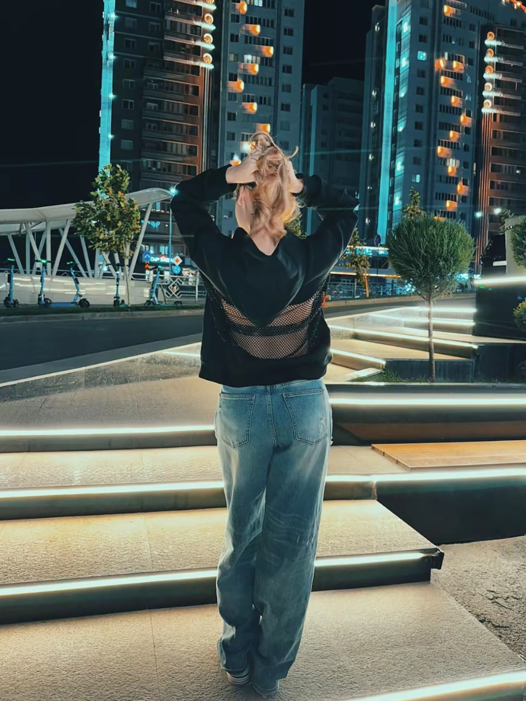 Sepoka Backless Hoodie